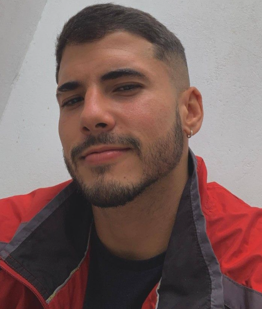 <em>Juan Albert F.</em>